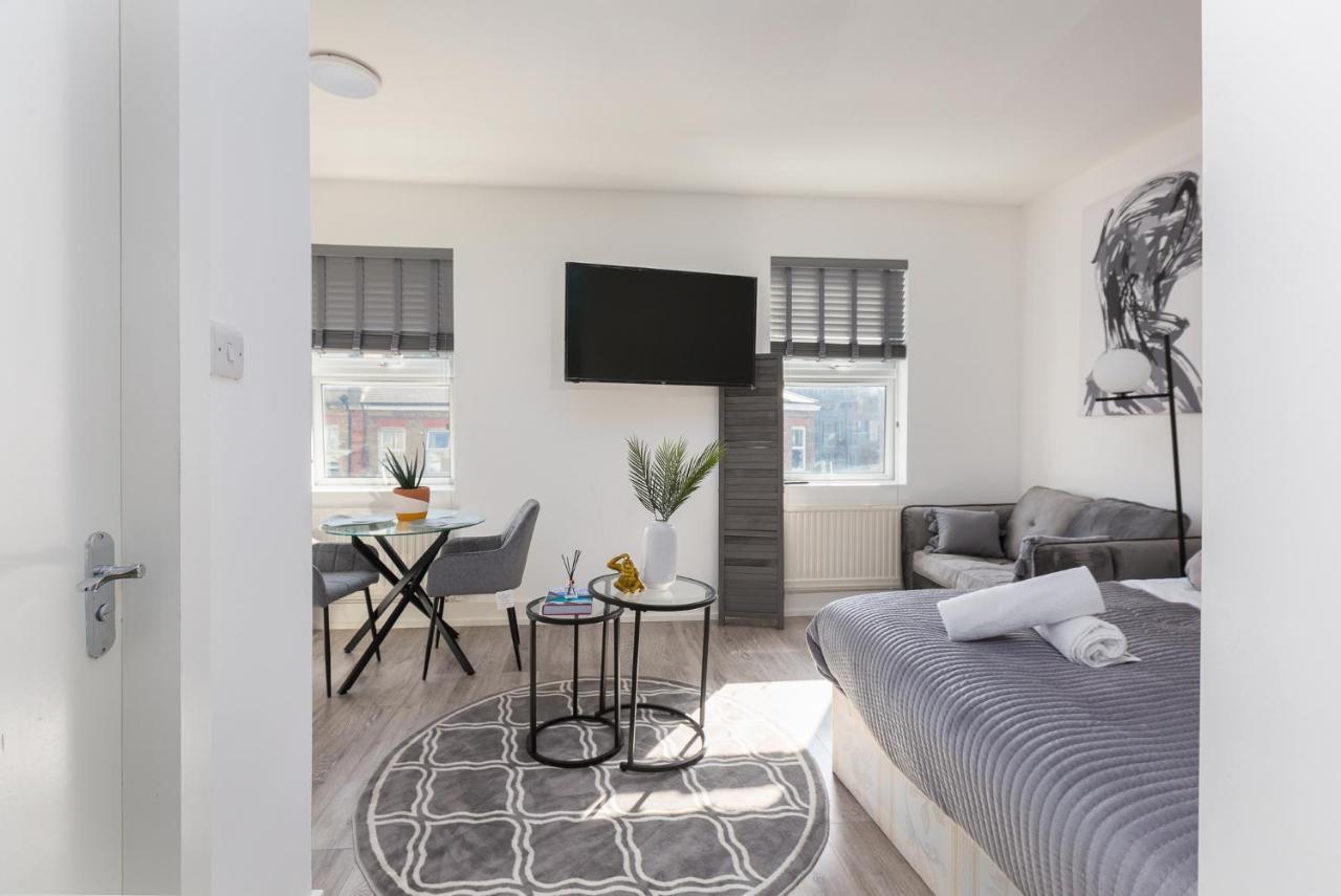 Studio Apt, 8 Min Walk From Tube 3 런던 외부 사진