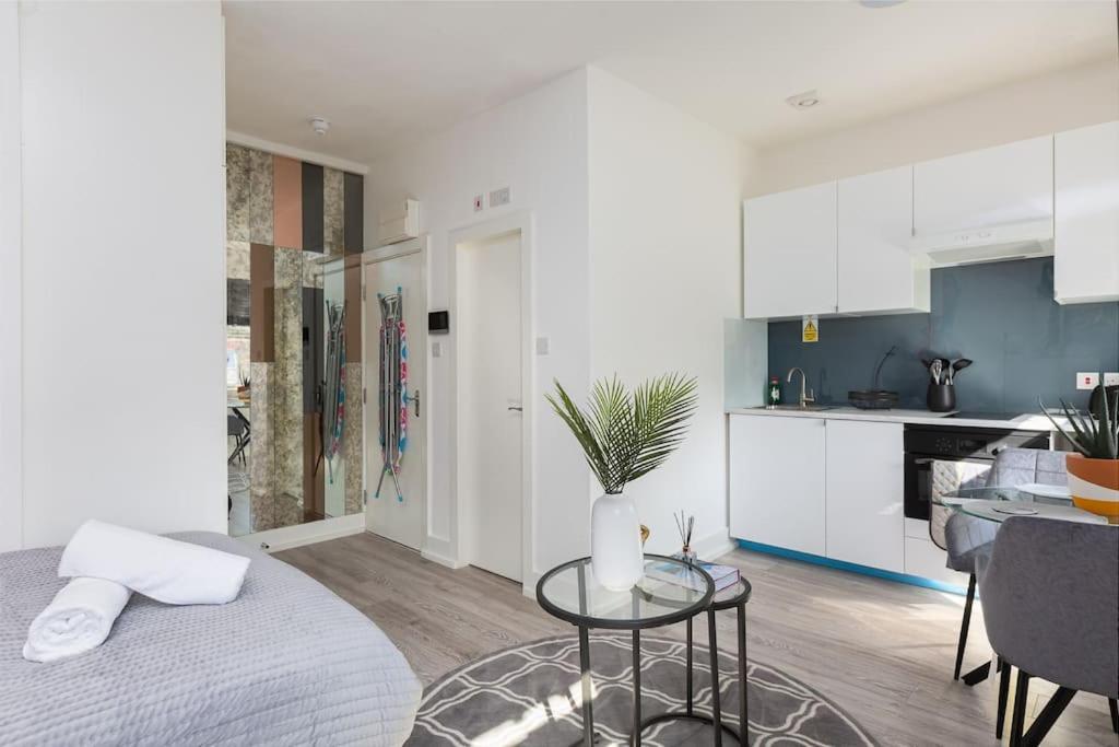 Studio Apt, 8 Min Walk From Tube 3 런던 외부 사진